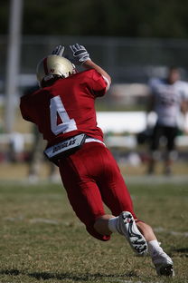 九游娱乐网站体验棒-球队是否通过边路连续推进撕裂密集防守线路